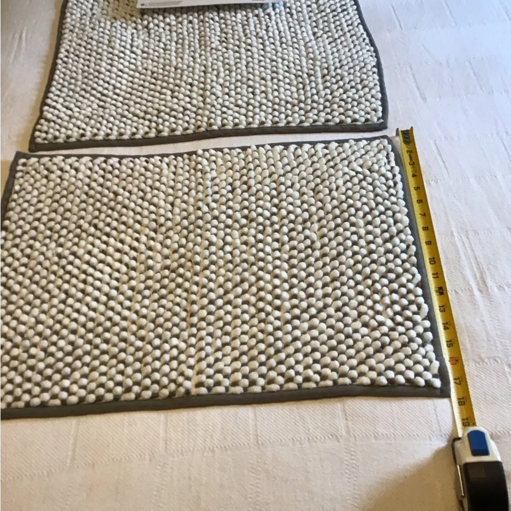 2 pack Room Essentials Gray and White Non slip Bath Rug Set